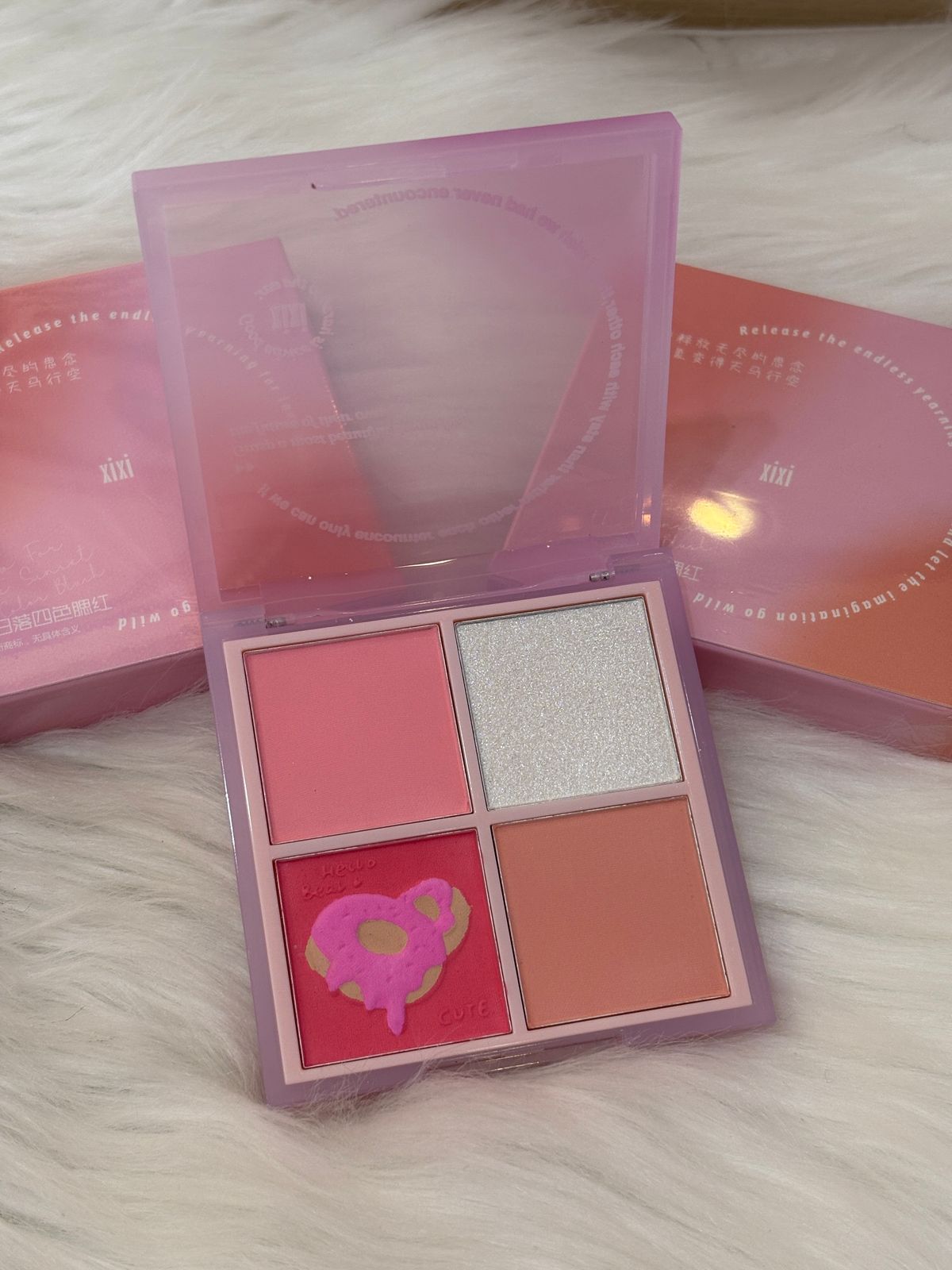 Paleta de rubor e iluminador xixi